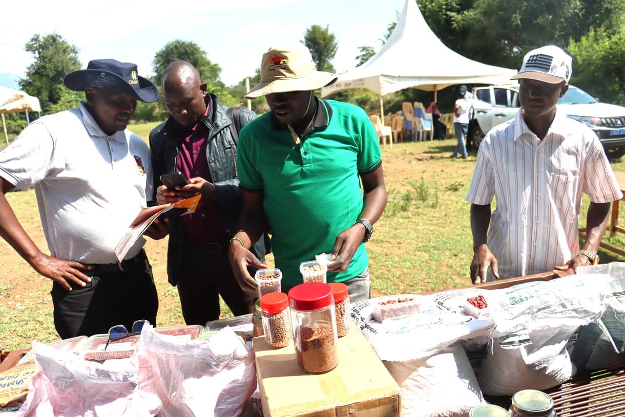 Experts from Egerton University’s Agro-Science Park Seeds Unit during a farmers’ field day  in Nakuru.