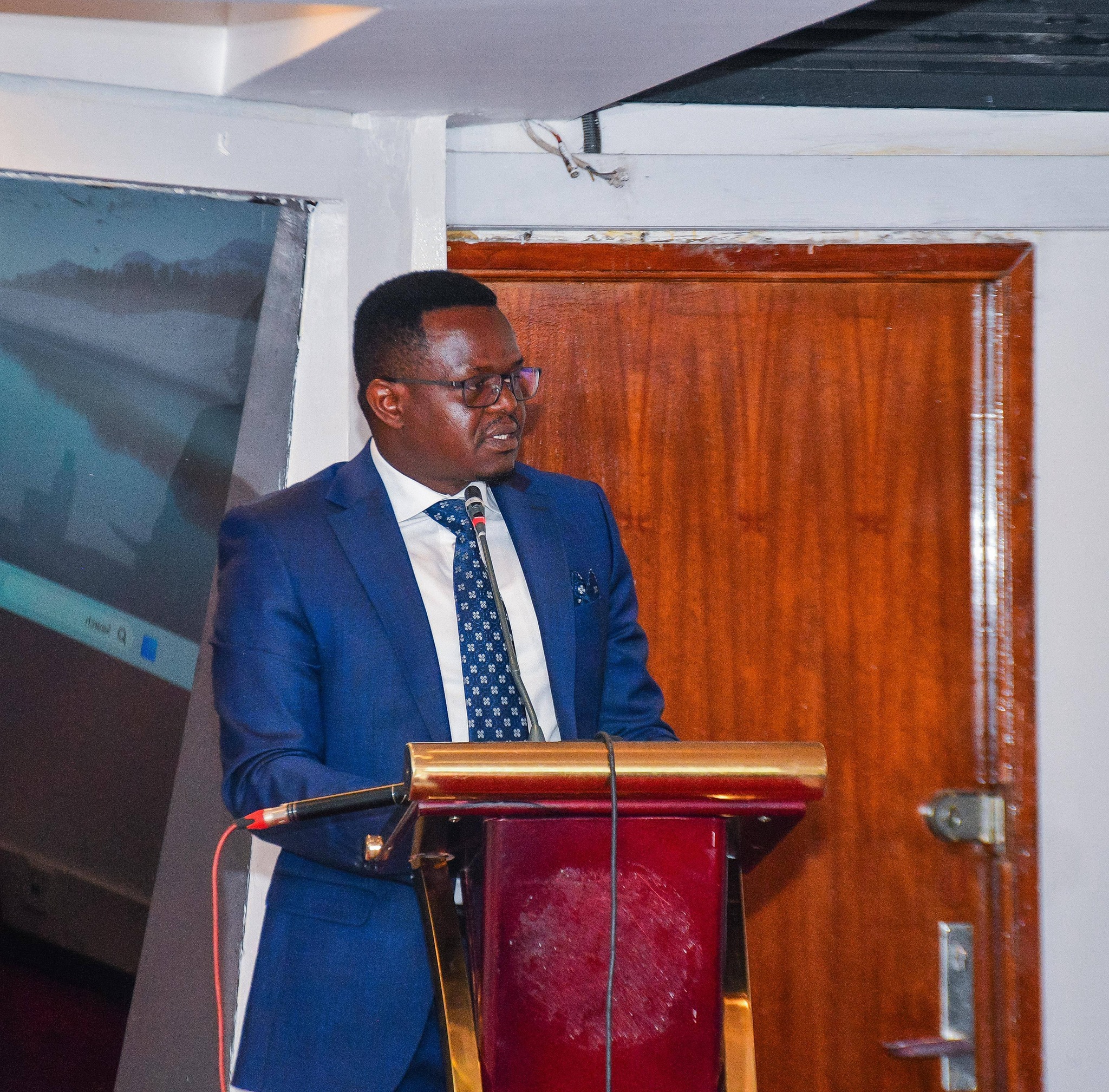 The Director General for Public Private Partnerships Kenya, Eng. Kefa Seda representing the Principal Secretary (PS) for Public Investments and Assets Management Cyrell Odede Wagunda during a high-level consultative meeting on the 2nd Performance Contract Cycle MidYear Review for the Financial Year Review 2025/2026 for the National Treasury and Economic Planning held at KICC in Nairobi.