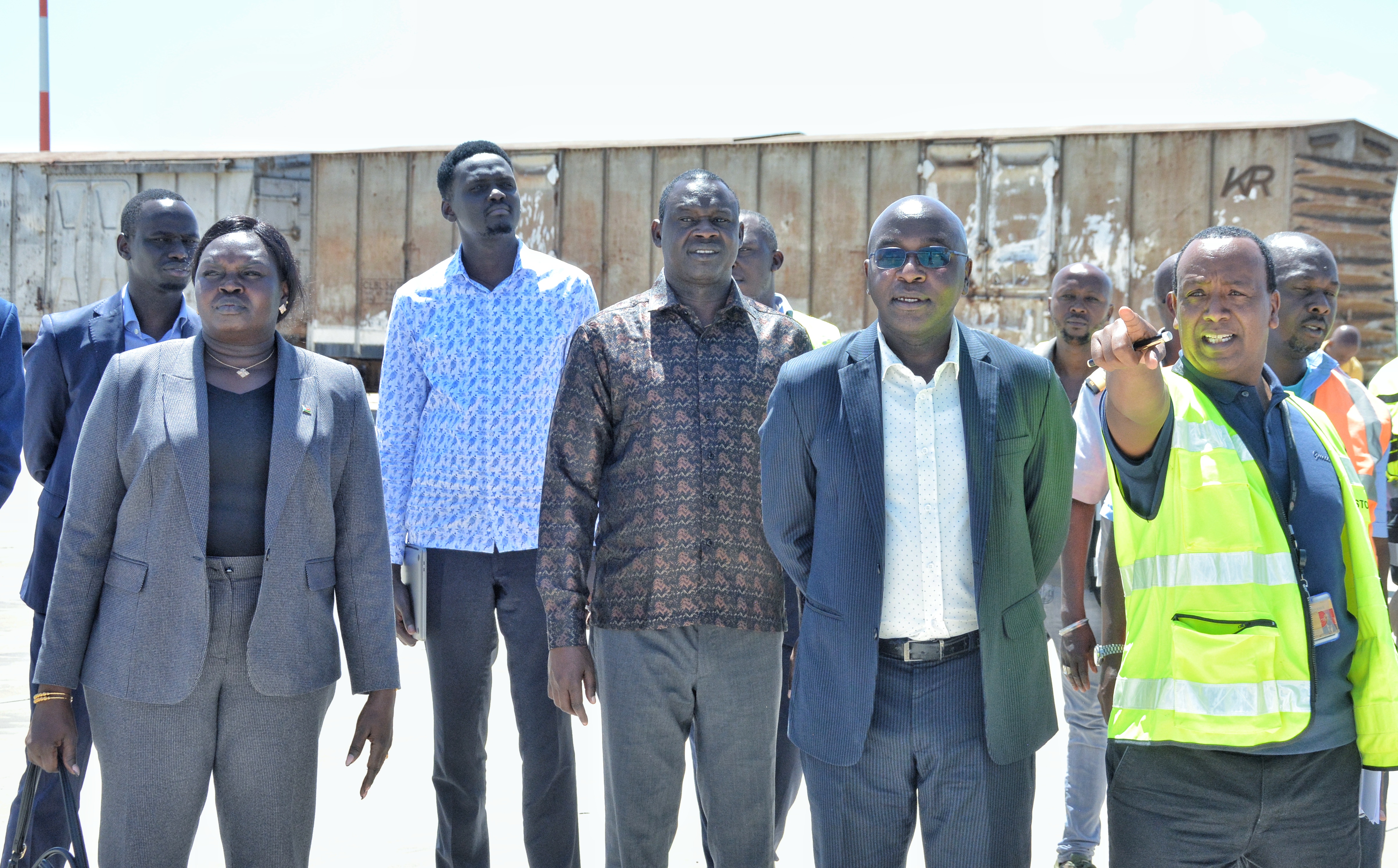 KRA Commissioner General Humphrey Wattanga (2nd right) and South Sudan’s William Kuol (centre) during an inspection tour of the Naivasha ICD.
