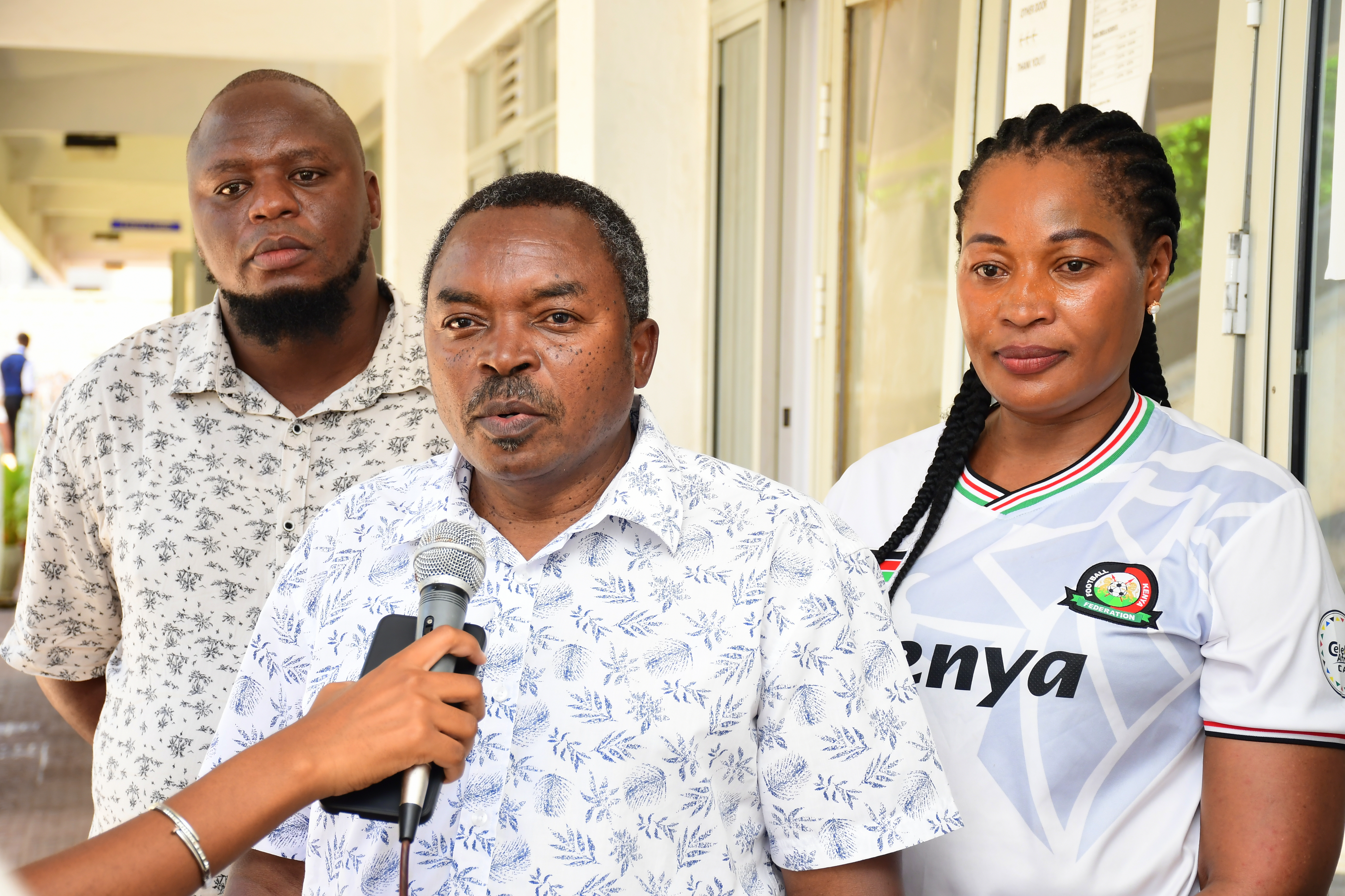  Secretary for Renewable Energy at the Ministry of Energy, Eng. Isaac Kiva (c) briefs the media on the sidelines of a public participation on the draft National Energy Policy 2025 and draft National Petroleum Policy 2025 at Kenya School of Government (KSG), Mombasa. PHOTO: ANDREW HINGA/KNA