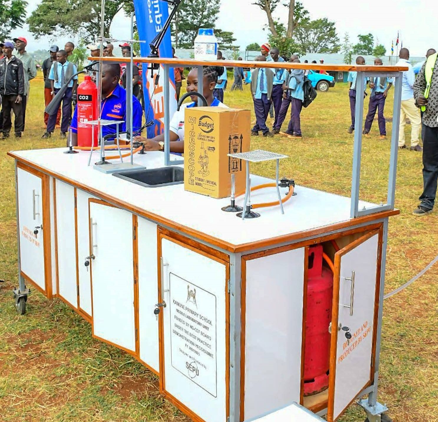 A mobile laboratory unit