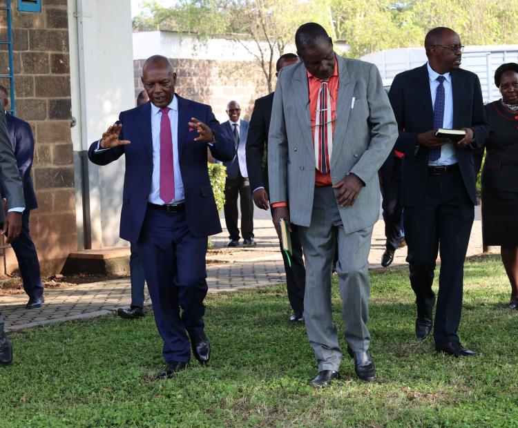 Dr  Allan Azegelle - DVS  (L), CS  Agriculture and Livestock Development Dr. Andrew Karanja and  KEVAVAPI Board chairman Prof Kimathi Mbogori when the CS toured the Premise