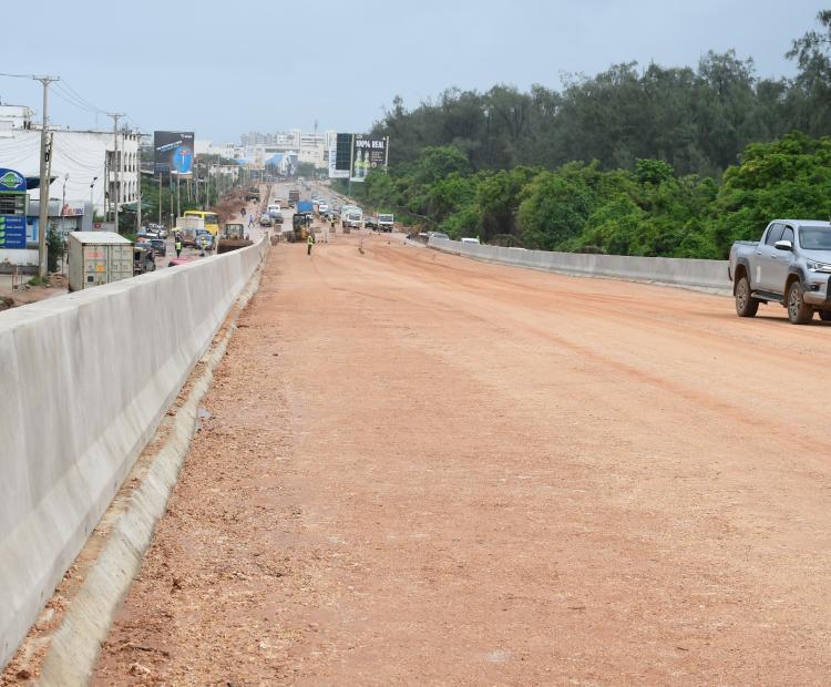 A general view of the Bamburi Mtambo interchange,  Mombasa-Malindi highway, under progressive construction.  PHOTO/ANDREW HINGA/KNA