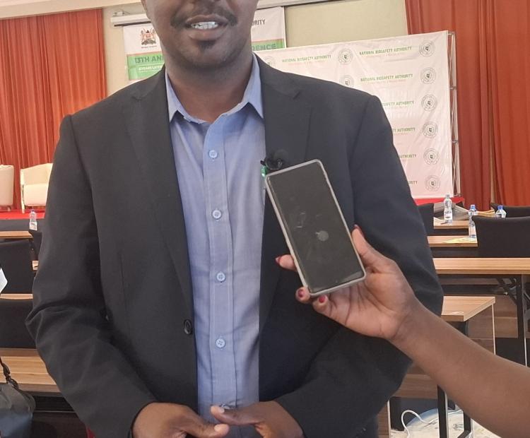  Vaccination exercise being carried out by scientist from ILRI (courtesy ILRI).