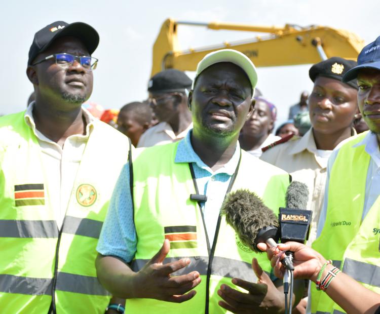 Nyando MP Jared Okello addresses the press during the launch of canal rehabilitation works at the South West Kano Irrigation Scheme in Kadibo SubCounty